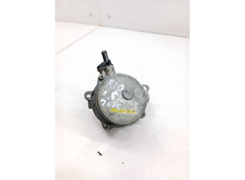 Насос вакуумный к Kia Rio, 2008г.