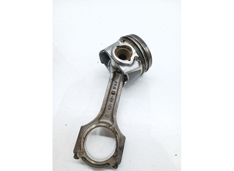 Поршень к Kia Rio, 2008г.