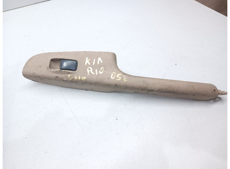 Кнопка стеклоподъемника заднего правого к Kia Rio, 2005г.