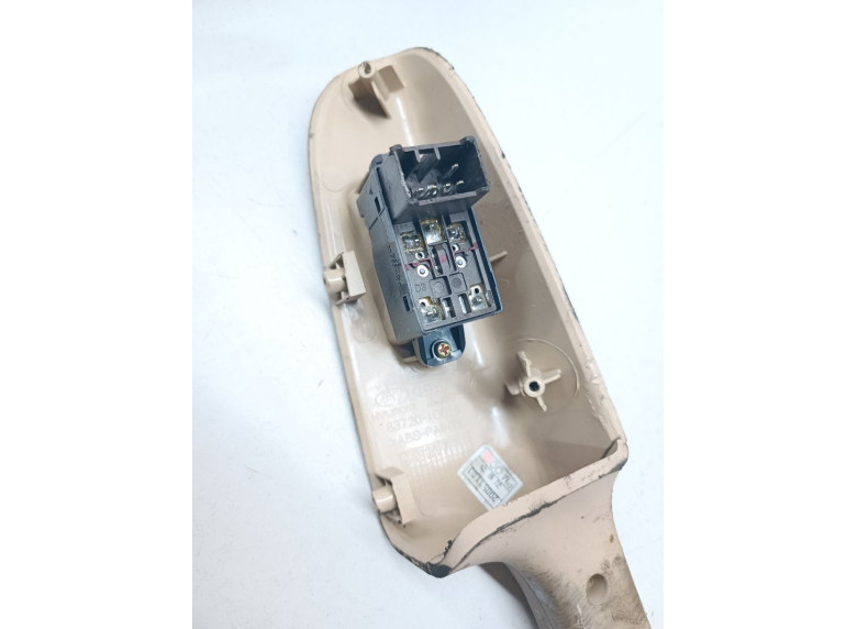 Кнопка стеклоподъемника заднего правого к Kia Rio, 2005г.