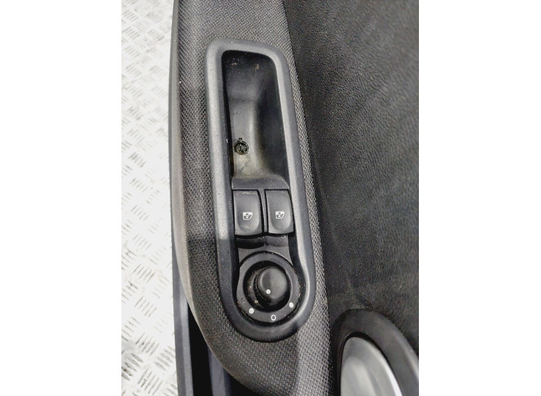 Блок управления стеклоподъемниками к Renault Clio, 2010г.