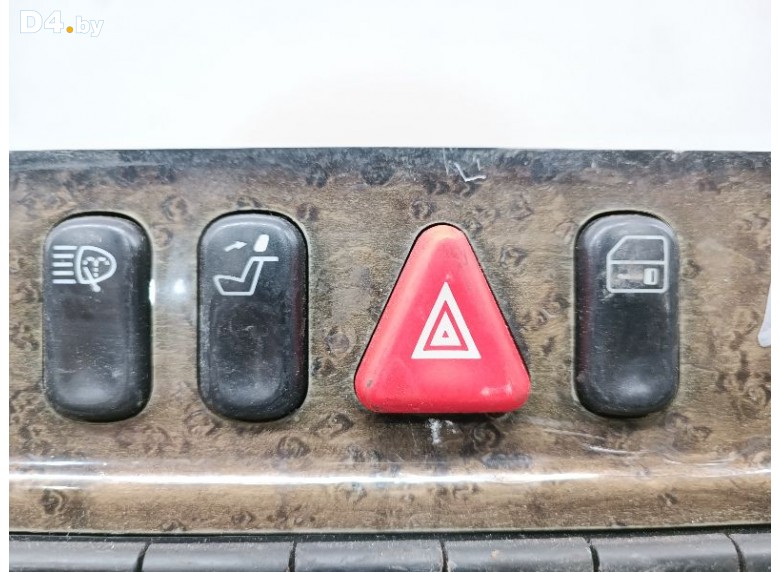 Кнопка аварийной сигнализации к Mercedes EW210 undefined г.
