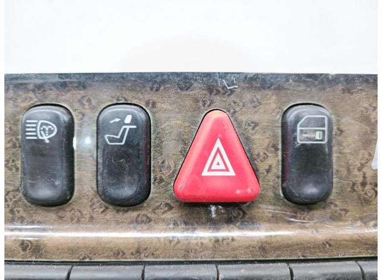 Кнопка аварийной сигнализации к Mercedes E W210