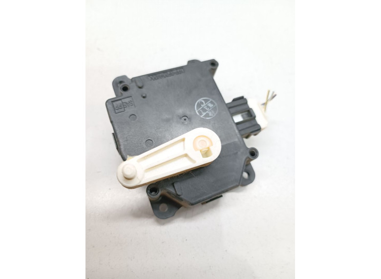 Моторчик заслонки печки к Mazda 3, 2007г.