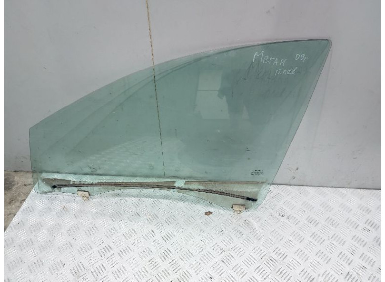 Стекло двери передней левой к Renault Megane, 2009г.
