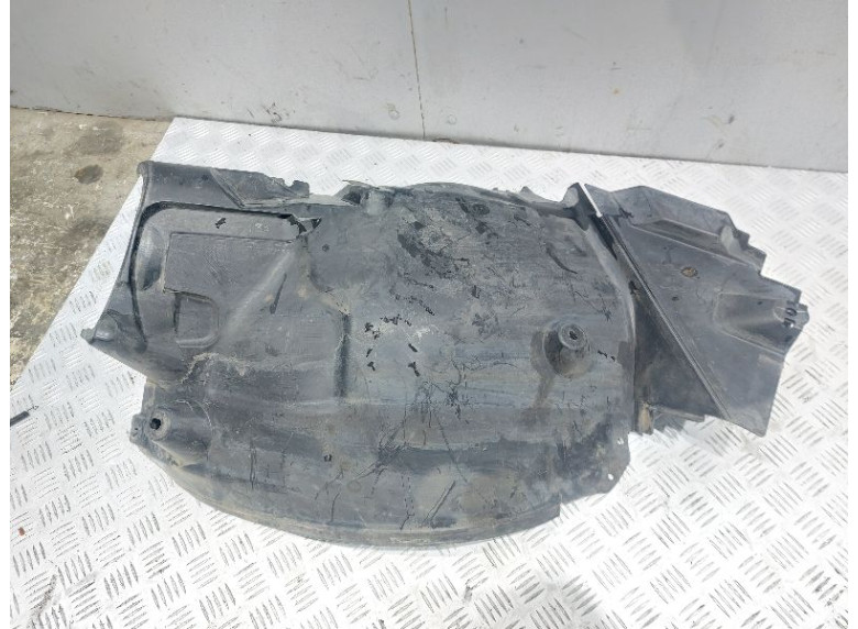Защита арок передняя левая (подкрылок) к Mercedes C W204, 2004г.