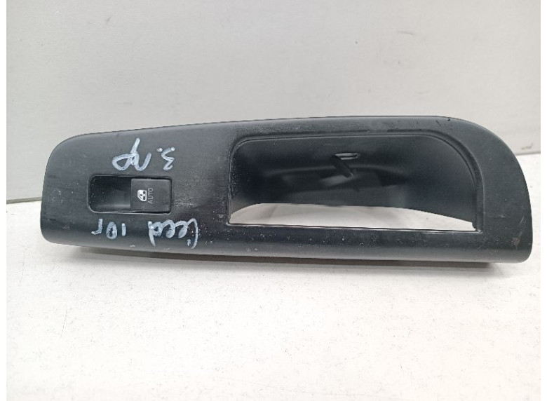 Кнопка стеклоподъемника заднего правого к Kia Ceed, 2010г.