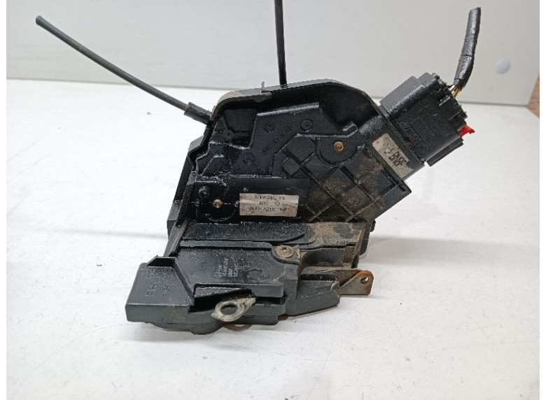 Замок двери передней правой к Mazda 3, 2007г.