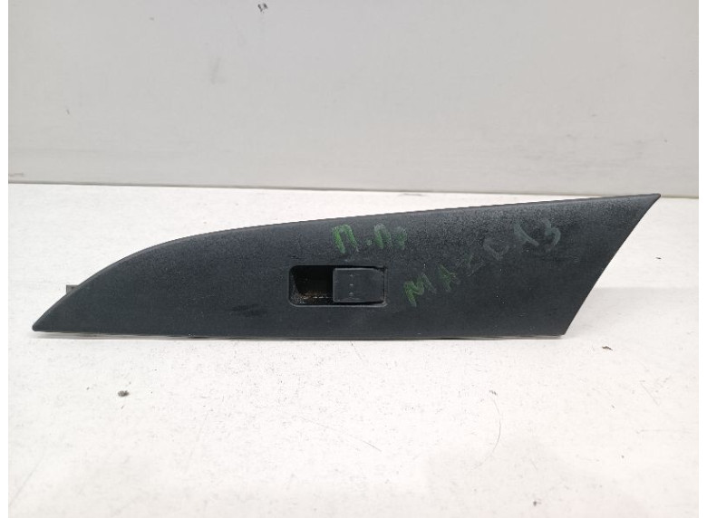 Кнопка стеклоподъемника переднего правого к Mazda 3