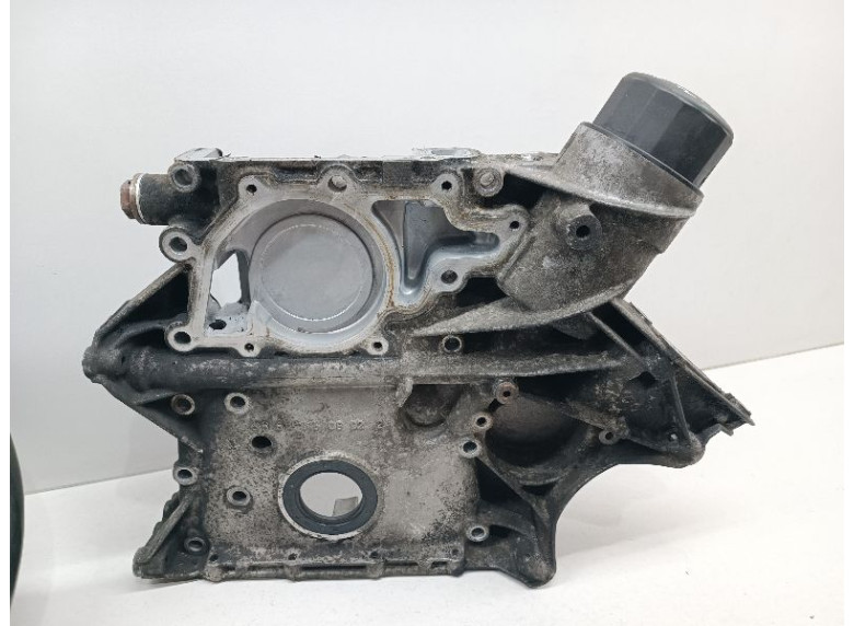 Крышка двигателя передняя к Mercedes C W202, 2000г.