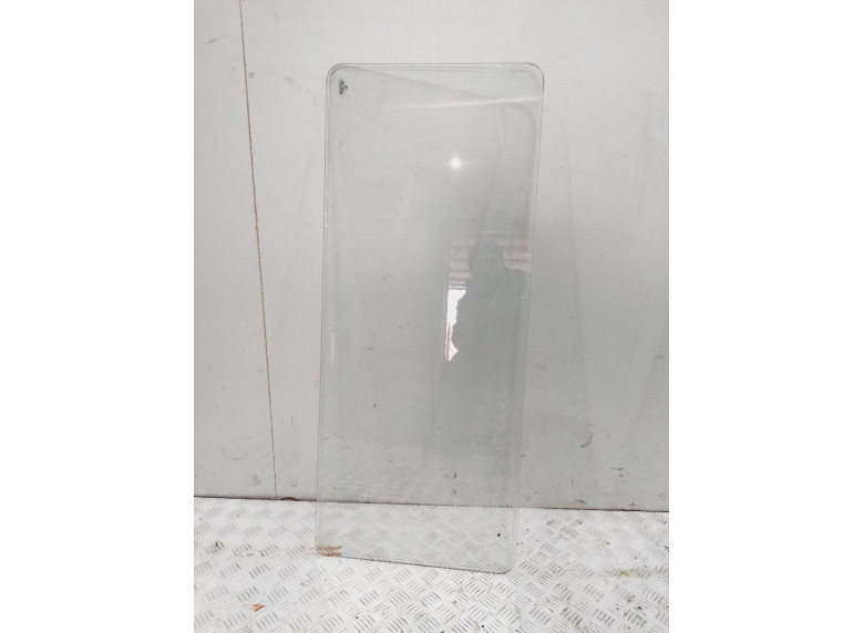 Стекло двери сдвижной к Volkswagen LT, 1993г.