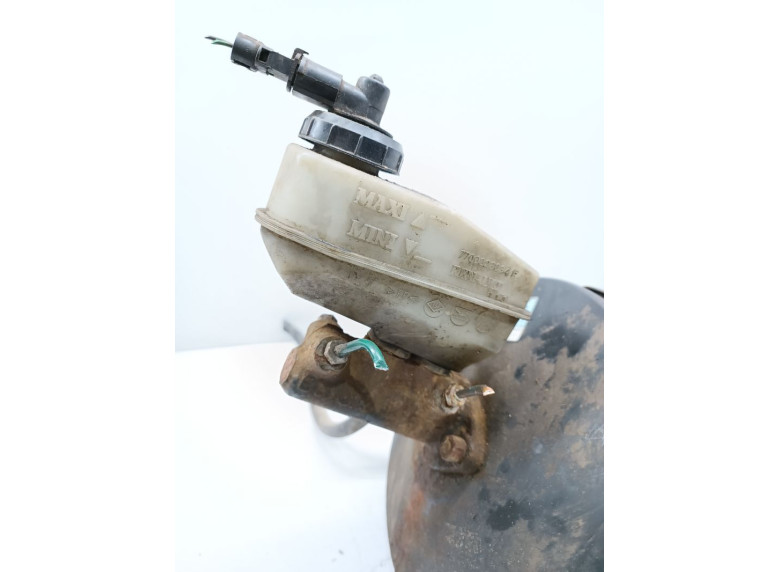 Цилиндр тормозной главный к Renault Megane, 1996г.