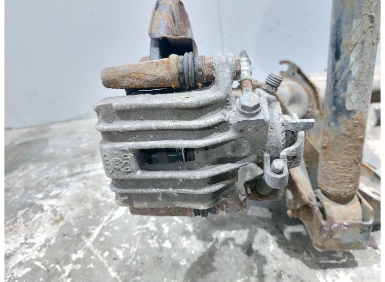 Суппорт задний левый к Volkswagen Golf, 1998г.