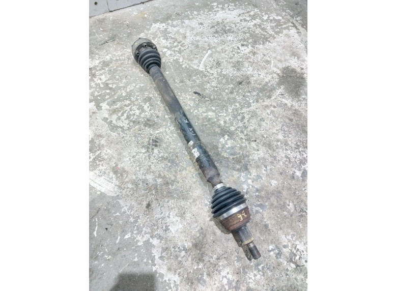 Полуось передняя правая (приводной вал, ШРУС) к Volkswagen Golf, 1998г.
