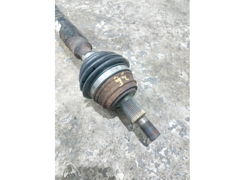 Полуось передняя правая (приводной вал, ШРУС) к Volkswagen Golf, 1998г.