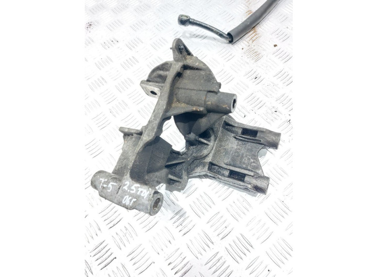 Подушка крепления двигателя к Volkswagen Transporter, 2006г.