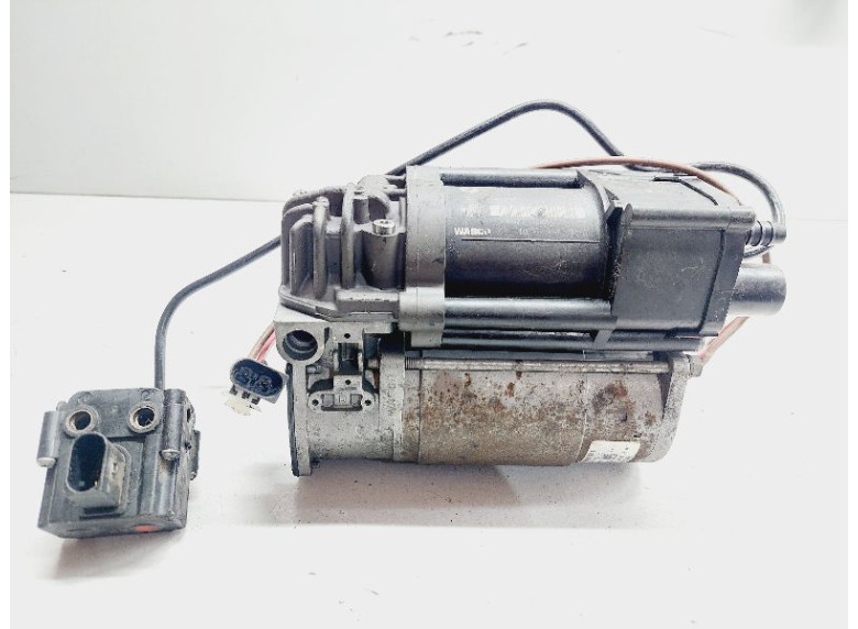 Компрессор пневмоподвески к BMW 5 F10/F11/GT F07, 2011г.