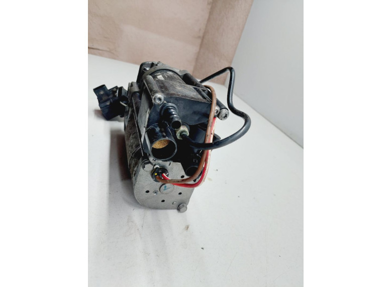 Компрессор пневмоподвески к BMW 5 F10/F11/GT F07, 2011г.