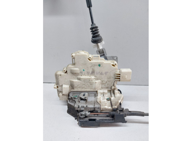 Замок двери передней правой к Volkswagen Passat, 2006г.