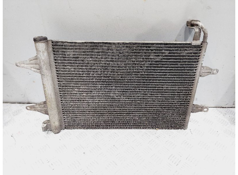 Радиатор кондиционера к Volkswagen Polo, 2003г.