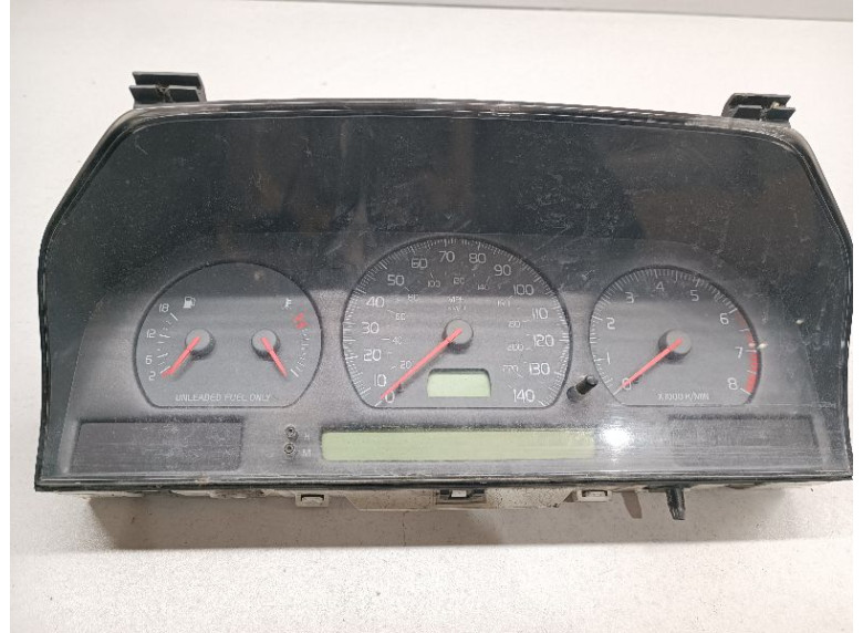 Щиток приборов (приборная панель) к Volvo C70