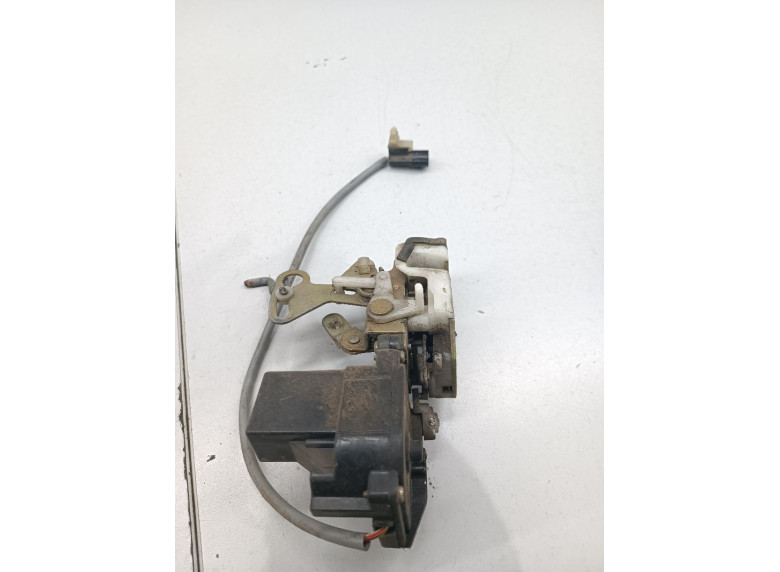 Замок двери задней правой к Rover 200