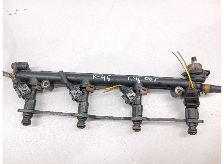 Топливная рампа к Rover 45