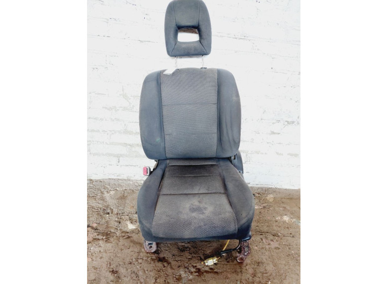 Сиденье переднее левое к Mazda Demio, 2001г.