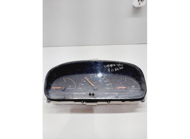 Щиток приборов (приборная панель) к Chrysler Voyager