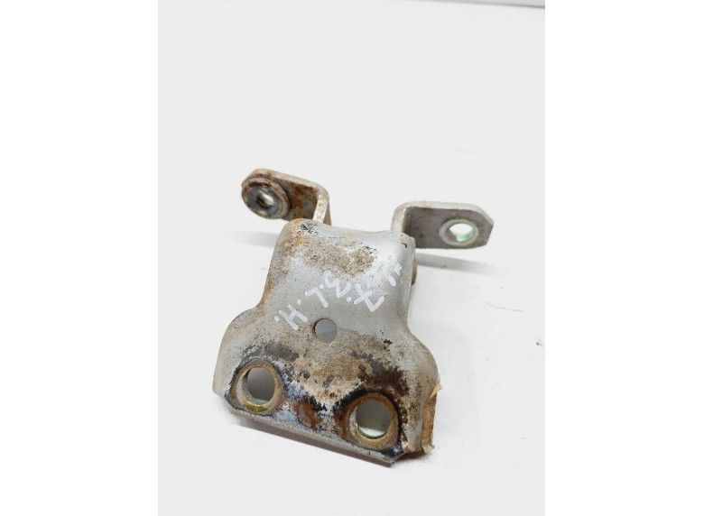 Петля двери задней левой к Suzuki XL7