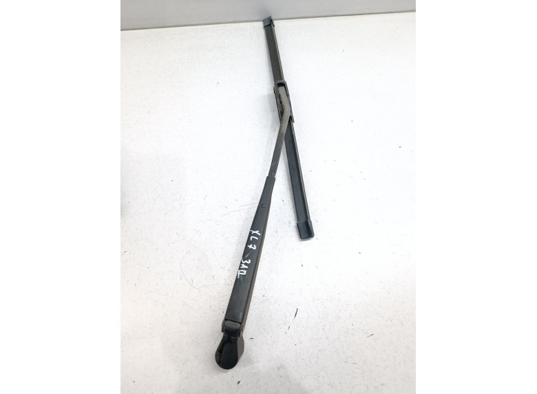 Щеткодержатель задний к Suzuki XL7