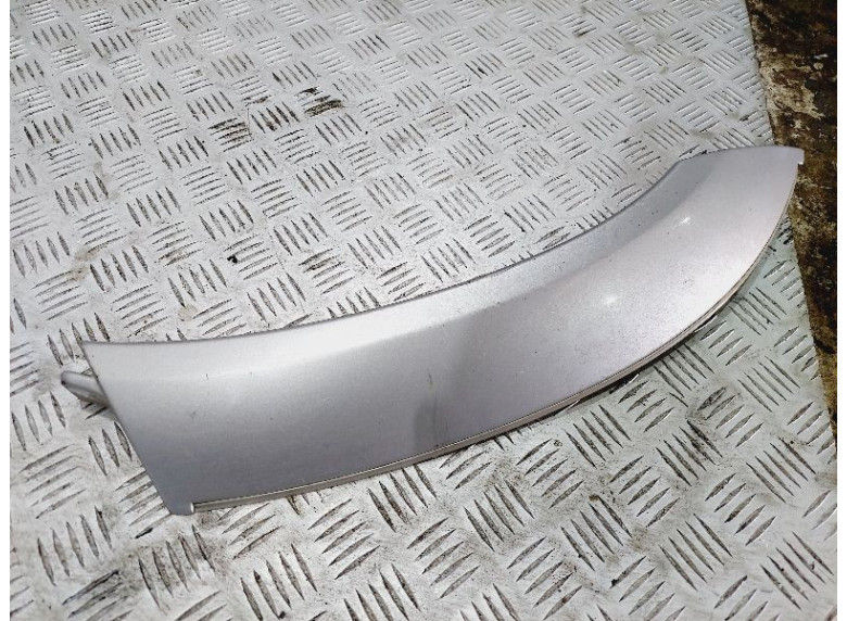 Молдинг крыла заднего правого к Suzuki XL7, 2004г.