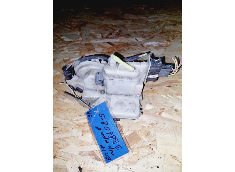 Замок двери передней правой к Volkswagen Golf, 1995г.