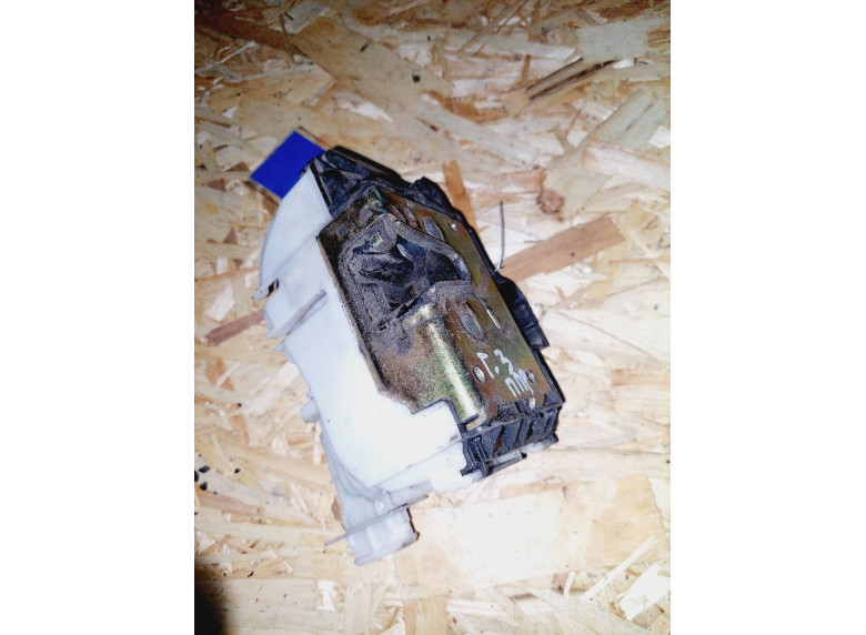 Замок двери передней правой к Volkswagen Golf, 1995г.