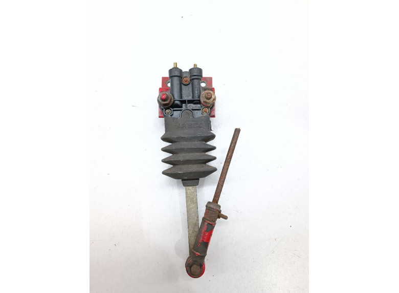 Кран уровня подвески кабины к DAF 95, 2001г.