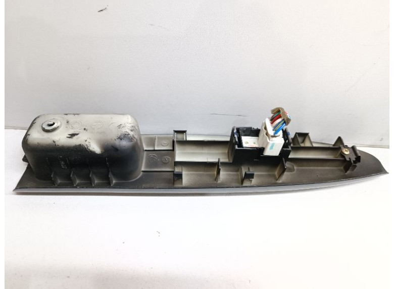 Кнопка стеклоподъемника переднего правого к Geely SC7, 2013г.