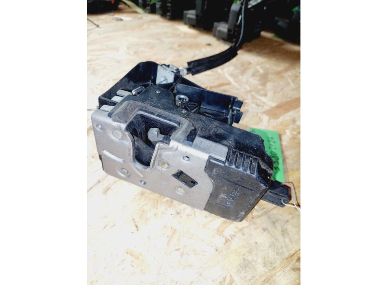 Замок двери передней правой к Opel Vectra, 2003г.