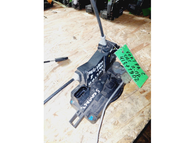 Замок двери передней правой к Opel Vectra, 2006г.