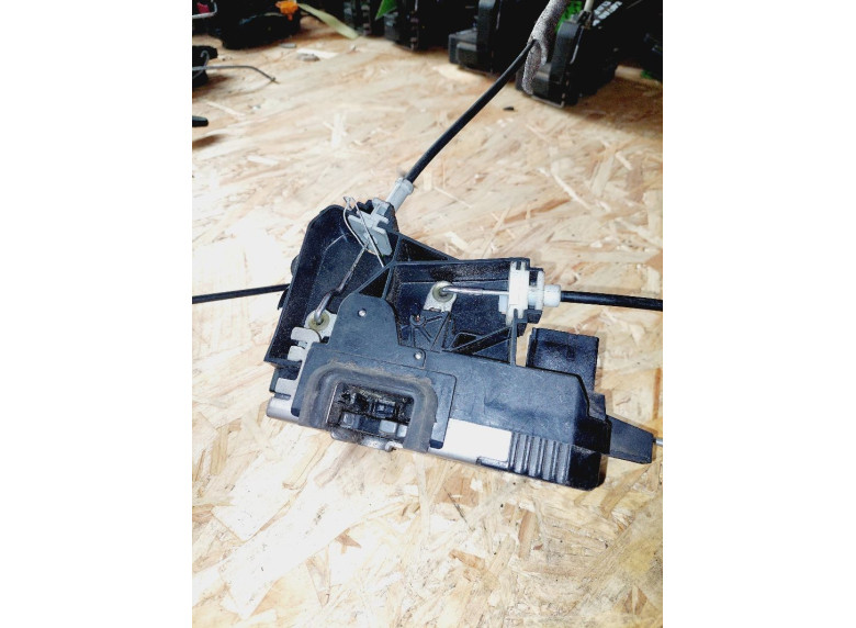 Замок двери передней правой к Opel Vectra, 2006г.