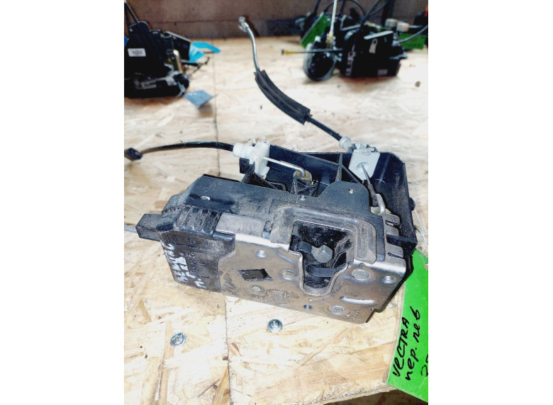 Замок двери передней левой к Opel Vectra, 2004г.