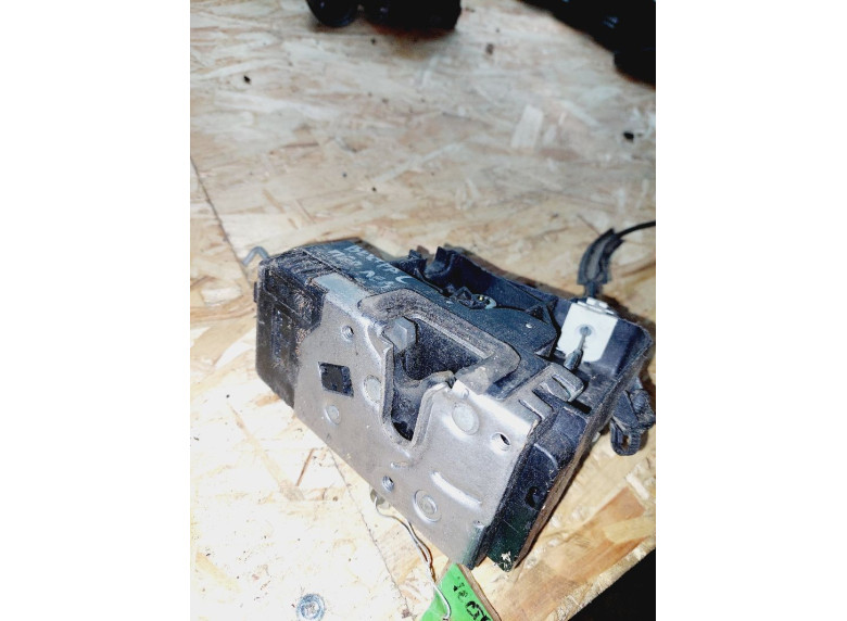 Замок двери передней левой к Opel Vectra, 2003г.