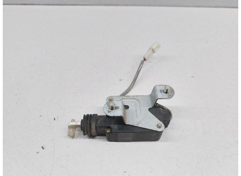 Активатор замка багажника к Mazda Demio