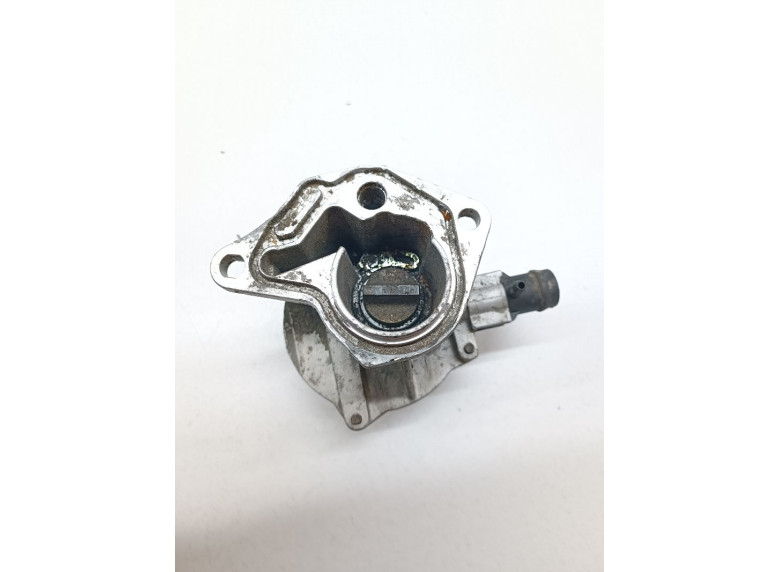 Насос вакуумный к Volvo S40, 1999г.