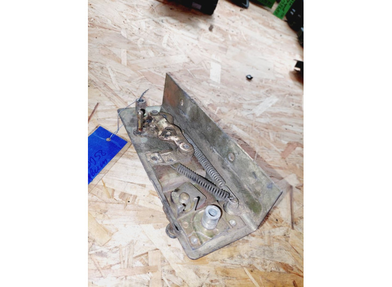 Замок двери задней левой к Volkswagen LT, 2000г.