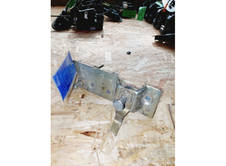 Замок двери задней левой к Volkswagen LT, 2000г.