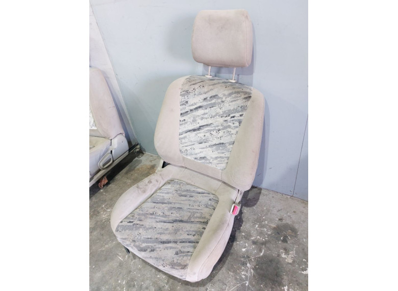 Сиденье переднее правое к Сиденье переднее правое к Mazda Demio undefined г. Demio