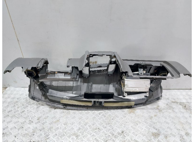 Панель передняя салона (торпедо) к Ford Escape, 2004г.