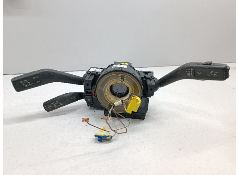 Переключатель подрулевой (стрекоза) к Volkswagen Passat, 2006г.