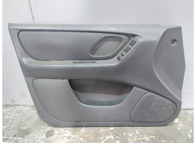 Обшивка двери передней левой (дверная карта) к Ford Escape, 2004г.