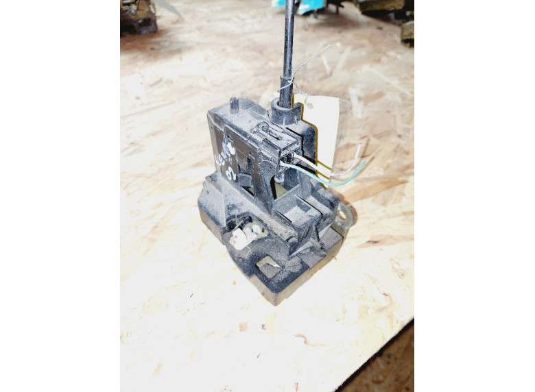 Замок двери задней правой к Renault Scenic, 2001г.